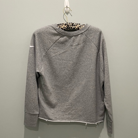 nike grey cut off sweatshirt size m - Picture 8 of 8